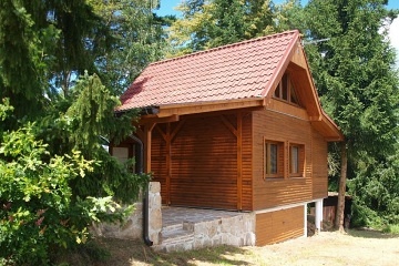 Chata Hladná na břehu Orlické přehrady - Vltava
