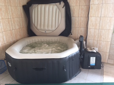 Wellness chalupa a vnitřní bazén - Český Krumlov