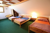 Chalupa Slavkov - bazén - sauna - vířivka
