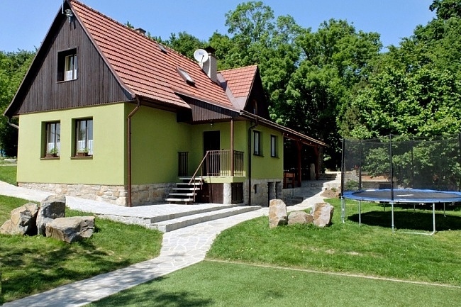 Chata na samot� - baz�n a h�i�t� - Host�nsk� vrchy