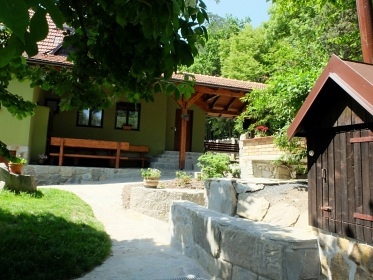 Chata na samot� - baz�n a h�i�t� - Host�nsk� vrchy