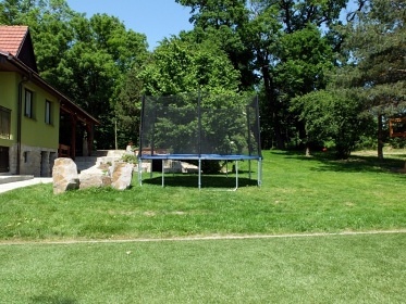 Chata na samot� - baz�n a h�i�t� - Host�nsk� vrchy