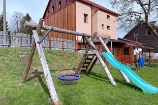 Kru�nohorsk� chalupa se zahradou - Horn� Blatn�