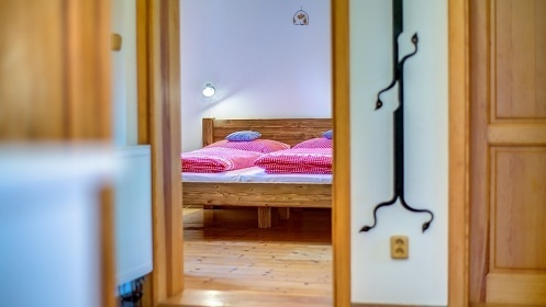 Chalupa pro dti - sauna a koupac sud - hrad Pecka