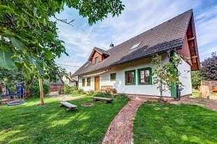Chaloupka pod Krakonošovem - u hradu Pecka