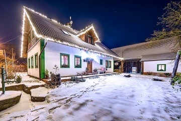 Chalupa pro dti - sauna a koupac sud - hrad Pecka