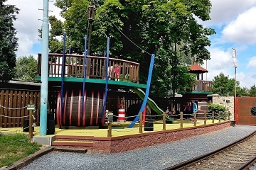 Chata a stany - Ch�ibsk� lesy - hrad Buchlov