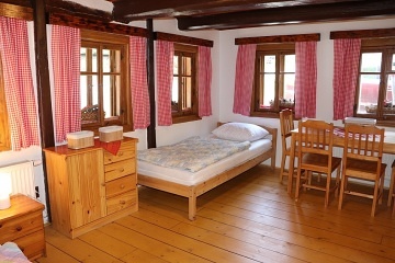 Rouben� chalupa s baz�nem Krkono�e - �ern� hora