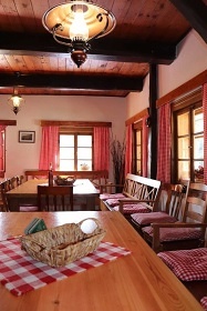 Rouben� chalupa s baz�nem Krkono�e - �ern� hora