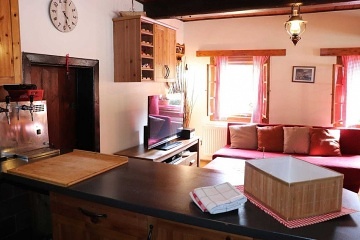 Rouben� chalupa s baz�nem Krkono�e - �ern� hora