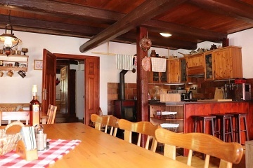 Rouben� chalupa s baz�nem Krkono�e - �ern� hora