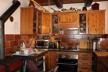 Rouben� chalupa s baz�nem Krkono�e - �ern� hora