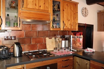 Rouben� chalupa s baz�nem Krkono�e - �ern� hora