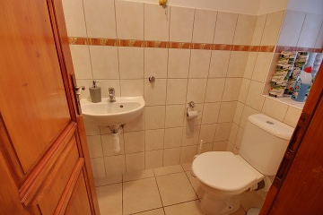 Rouben� chalupa s baz�nem Krkono�e - �ern� hora