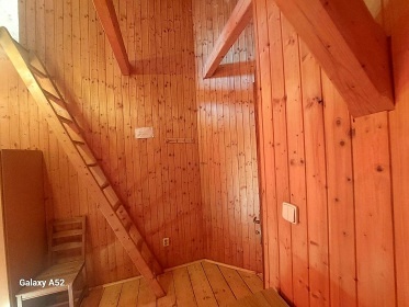 Roubenka s baz�nem - �ern� hora - Jansk� L�zn�