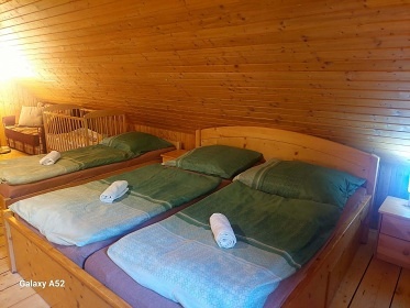 Roubenka s baz�nem - �ern� hora - Jansk� L�zn�