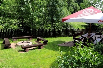 Rouben� chalupa s baz�nem Krkono�e - �ern� hora