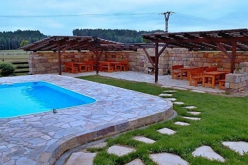 Chalupa s baz�nem - �esk� r�j - L�zn� B�lohrad