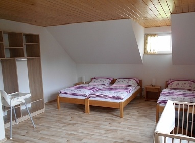 Chalupa s baz�nem - �esk� r�j - L�zn� B�lohrad