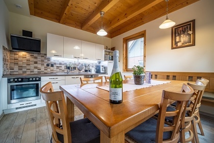 Chata u S�korsk�ho rybn�ka - CHKO Blansk� les