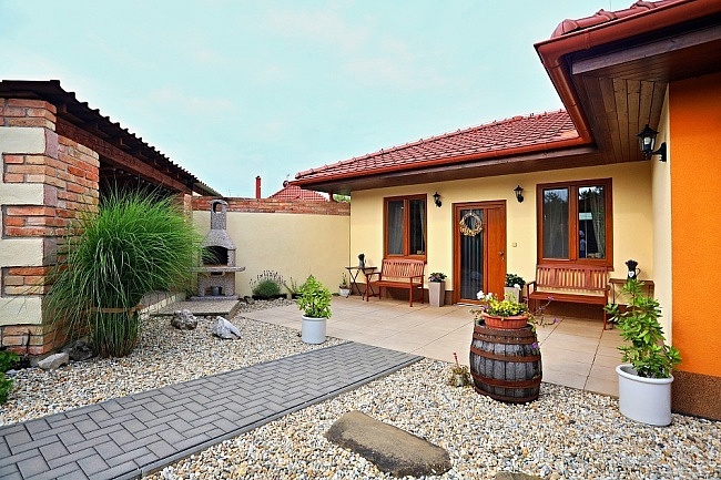 Chalupa a Vinn sklep - Lednicko-valtick arel