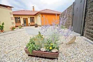 Chalupa a Vinn sklep - Lednicko-valtick arel