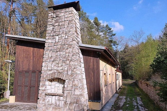 Chata u Slapsk� p�ehrady - z�mek Konopi�t�