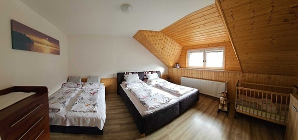 Chalupa Dolní Lomná - apartmány s bazénem