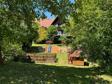 Krkono�sk� chalupa - kachlov� kamna - Jansk� L�zn�