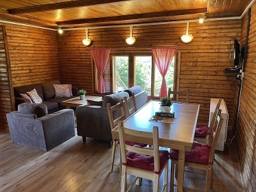 Chata u přehrady Sovín - Chřiby - hrad Buchlov