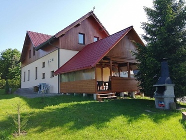 Chalupa s baz�nem �esk� r�j - Kloko�sk� sk�ly