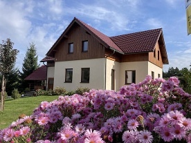 Chalupa s baz�nem �esk� r�j - Kloko�sk� sk�ly