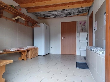 Chalupa s baz�nem �esk� r�j - Kloko�sk� sk�ly