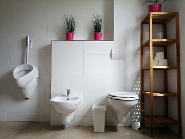 Chalupa s baz�nem �esk� r�j - Kloko�sk� sk�ly