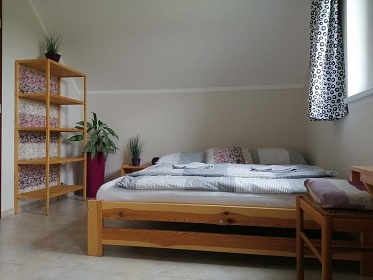 Chalupa s baz�nem �esk� r�j - Kloko�sk� sk�ly