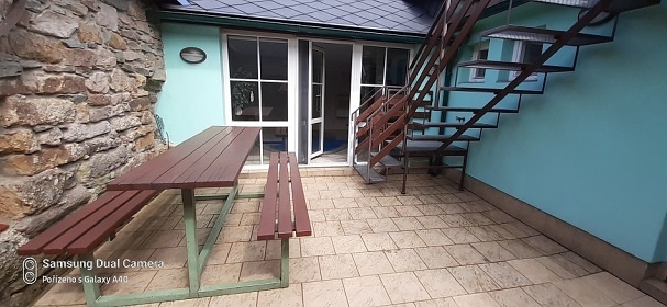 Roubenka vnit�n� baz�n a sauna - Zdobnice