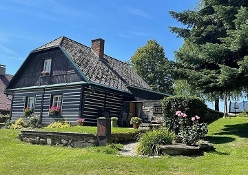 Roubenka vnit�n� baz�n a sauna - Zdobnice