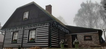 Roubenka vnit�n� baz�n a sauna - Zdobnice