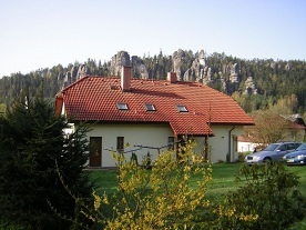 Chalupa u skaln�ho m�sta - CHKO Broumovsko