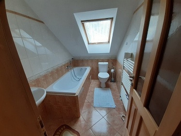 Chalupa u skaln�ho m�sta - CHKO Broumovsko