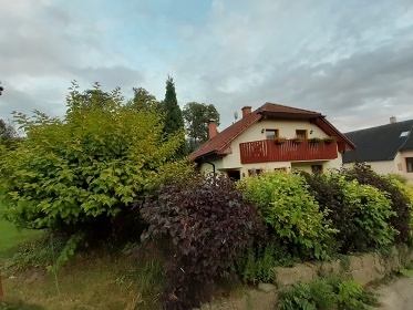 Chalupa u skaln�ho m�sta - CHKO Broumovsko