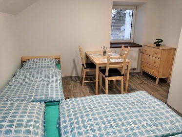Chalupa Dajan s bazénem - apartmány Strmilov
