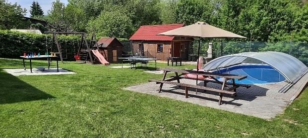 Chalupa Dajan s bazénem - apartmány Strmilov