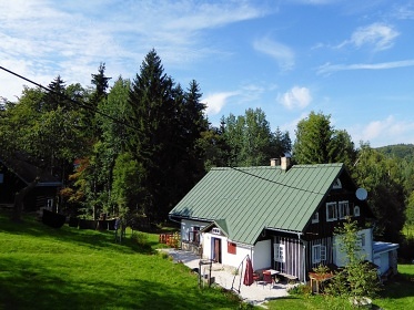 Chalupa s baz�nem - Jizersk� hory a Krkono�e