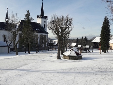 Chalupa s baz�nem - Jizersk� hory a Krkono�e