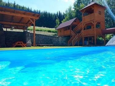 Chalupa s baz�nem - Such� Vrch - Bukov� Hora