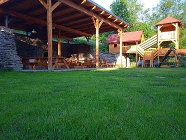 Chalupa s baz�nem - Such� Vrch - Bukov� Hora