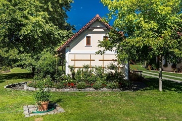 Tradiční český dům Všejany_Mirákulum Milovice
