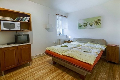 Chalupa ���rsk� vrchy - hrad �tarkov - Jimramov