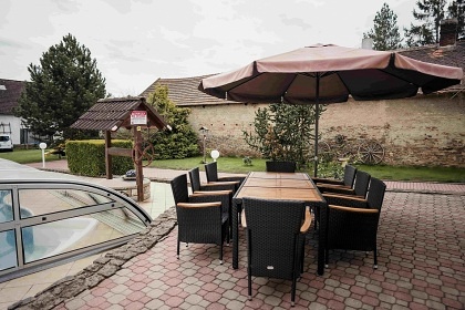 Chalupa s baz�nem - ��slav - Kutn� Hora